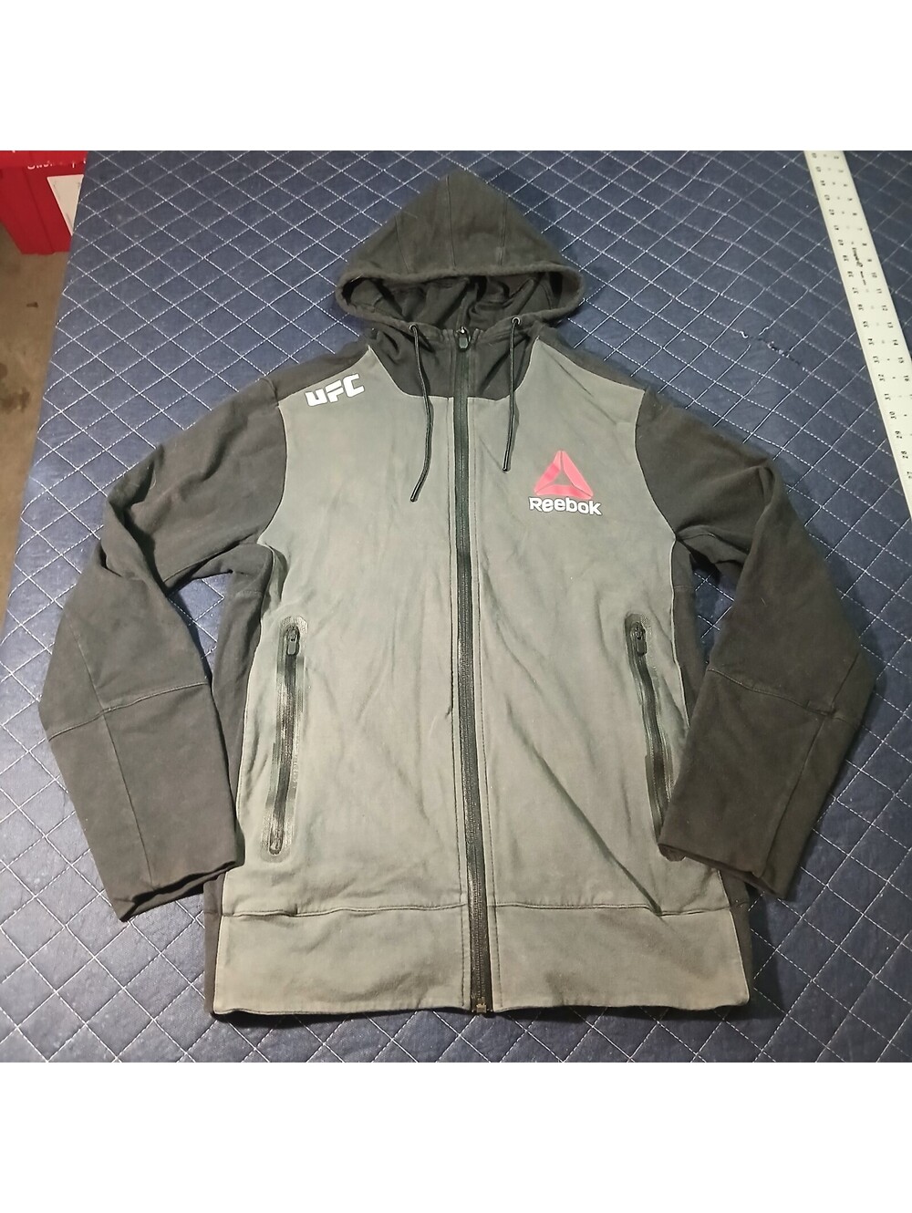 Reebok UFC Full Zip Hoodie Sweatshirt in Medium